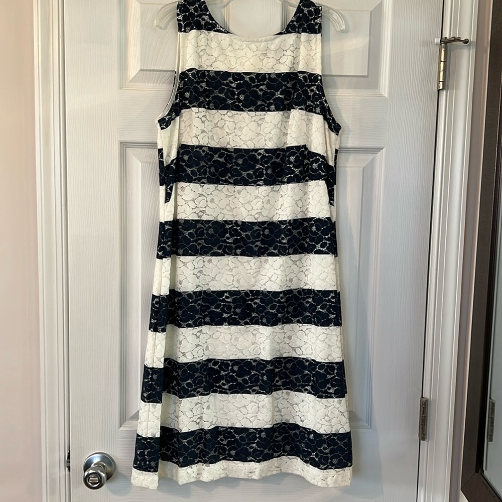 Sleeveless sheath dress, sz 14